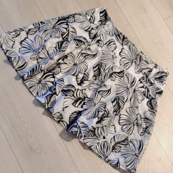 XL LE CHATEAU Wide Band Tropical 🌺 FLORAL PATTERN SKATER Skirt with Belt Loops! - Picture 5 of 5